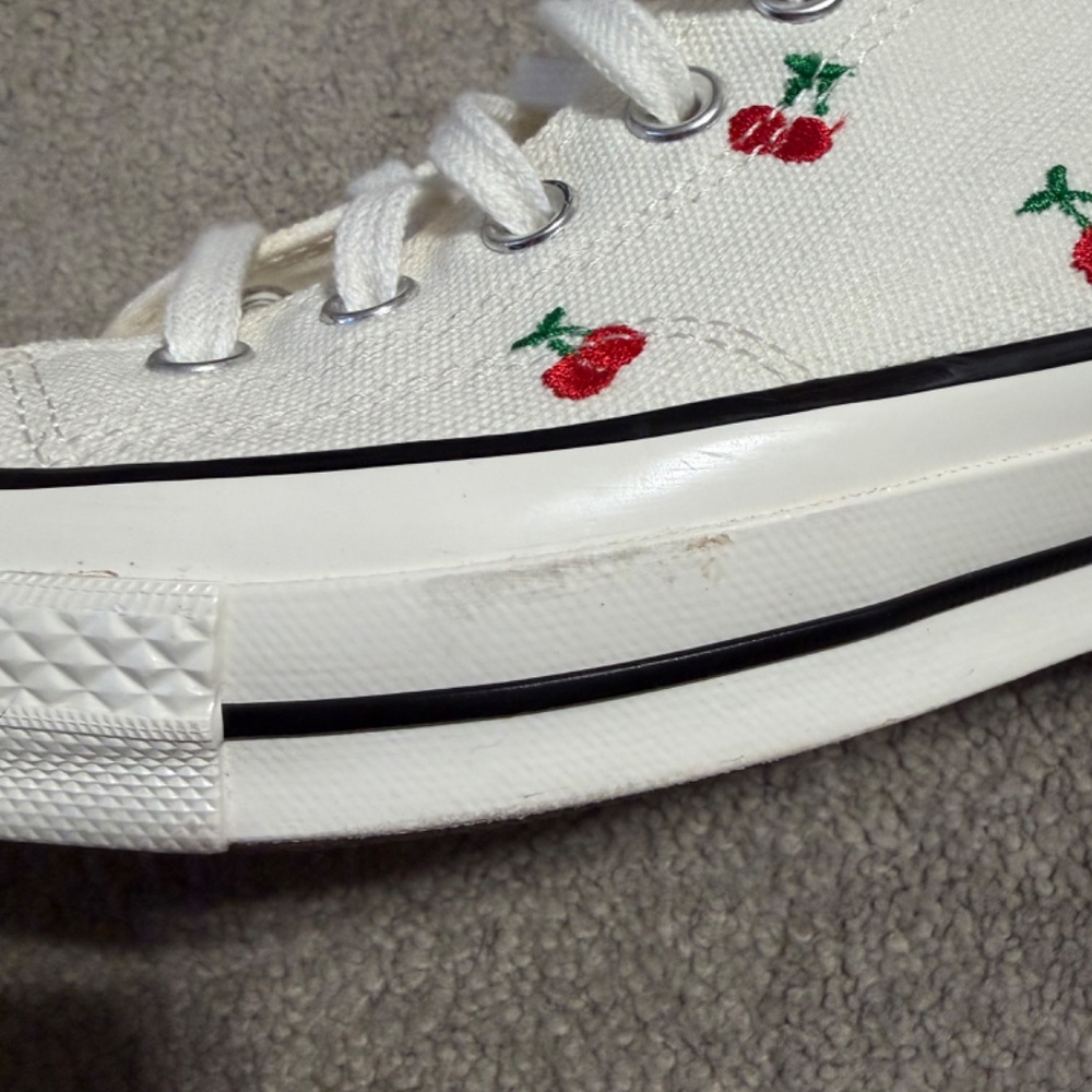 Embroidered cherry high-top Converse - Picture 8 of 13